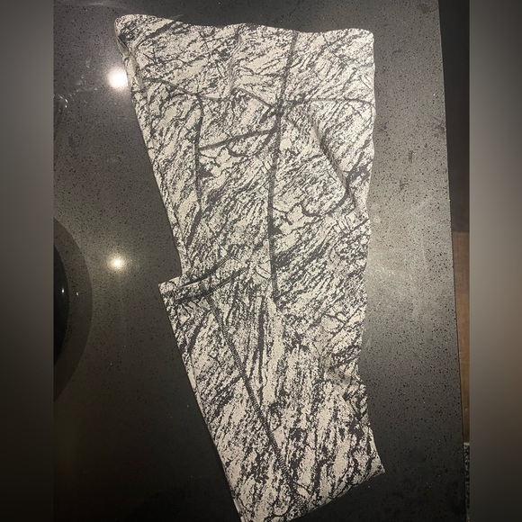 All In Motion Simplicity Marble Print Contour High-Rise 7/8 Leggings size Medium - Picture 8 of 16